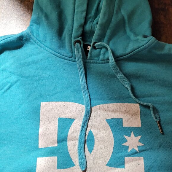DC Shoes hoodie Turquoise Size Small Dc Shoes Hoodie RARE COLORWAY pullover - Picture 2 of 7